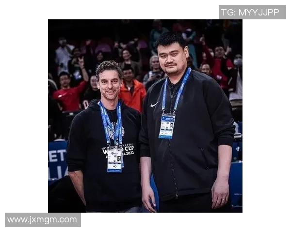 姚明与Angelababy的跨界合作揭示体育与娱乐的完美融合之道 姚明与Angelababy的跨界合作揭示体育与娱乐的完美融合之道