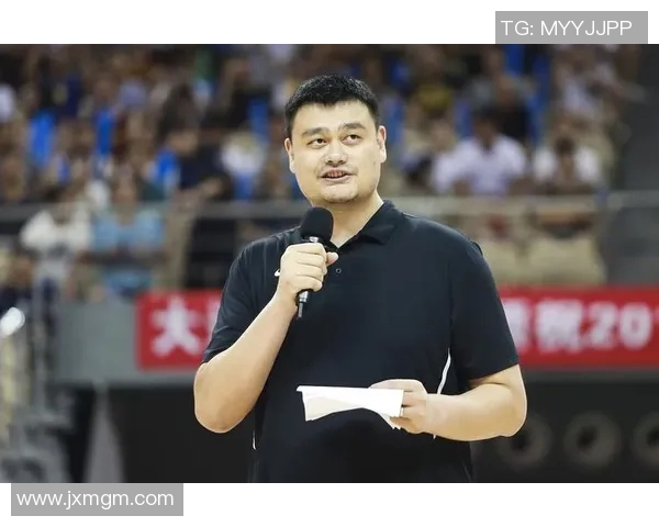 姚明甩手指瞬间引发的篮球热潮与球迷狂欢的背后故事