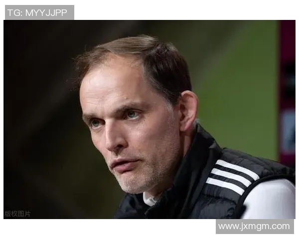 足球明星素颜现身街头化身乞丐引发网友热议与反思